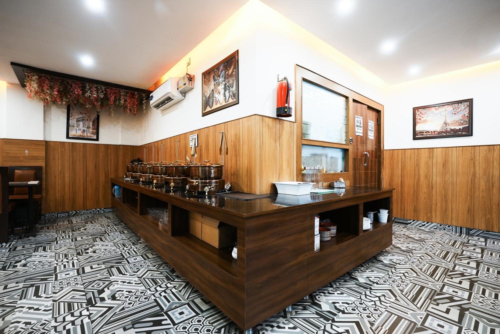 Hotel The 7 Seas Rishīkesh Extérieur photo