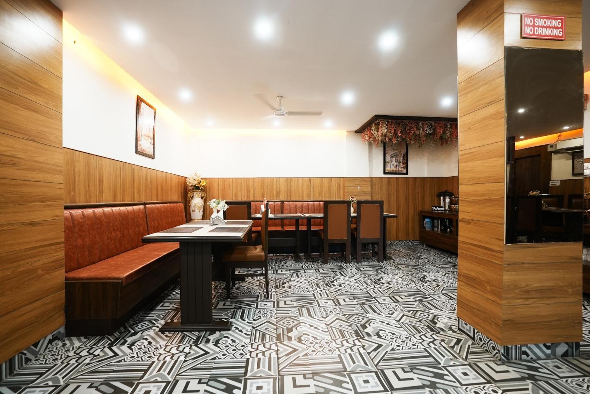 Hotel The 7 Seas Rishīkesh Extérieur photo