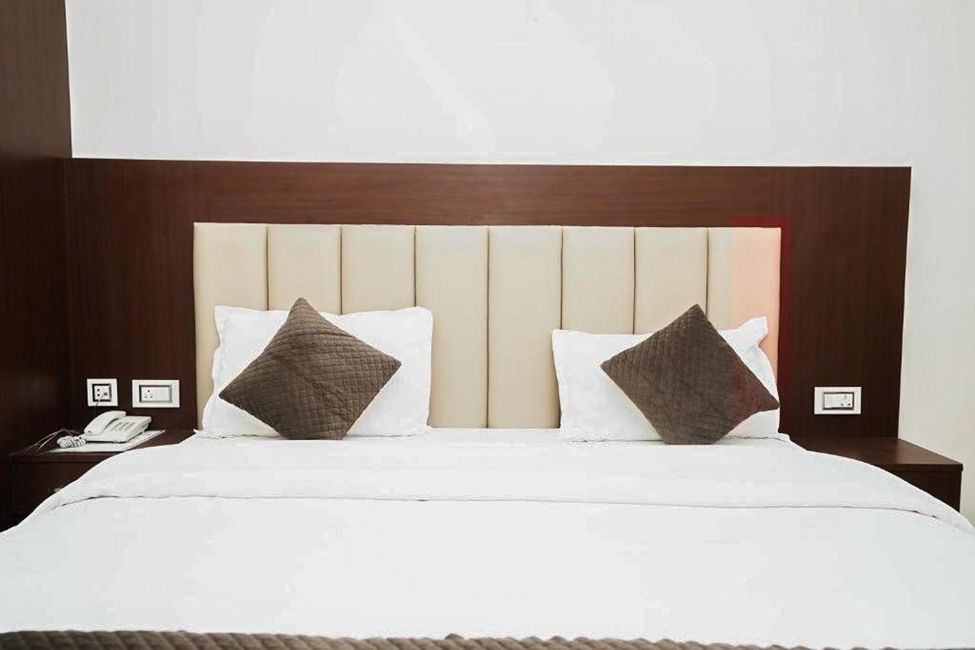 Hotel The 7 Seas Rishīkesh Extérieur photo