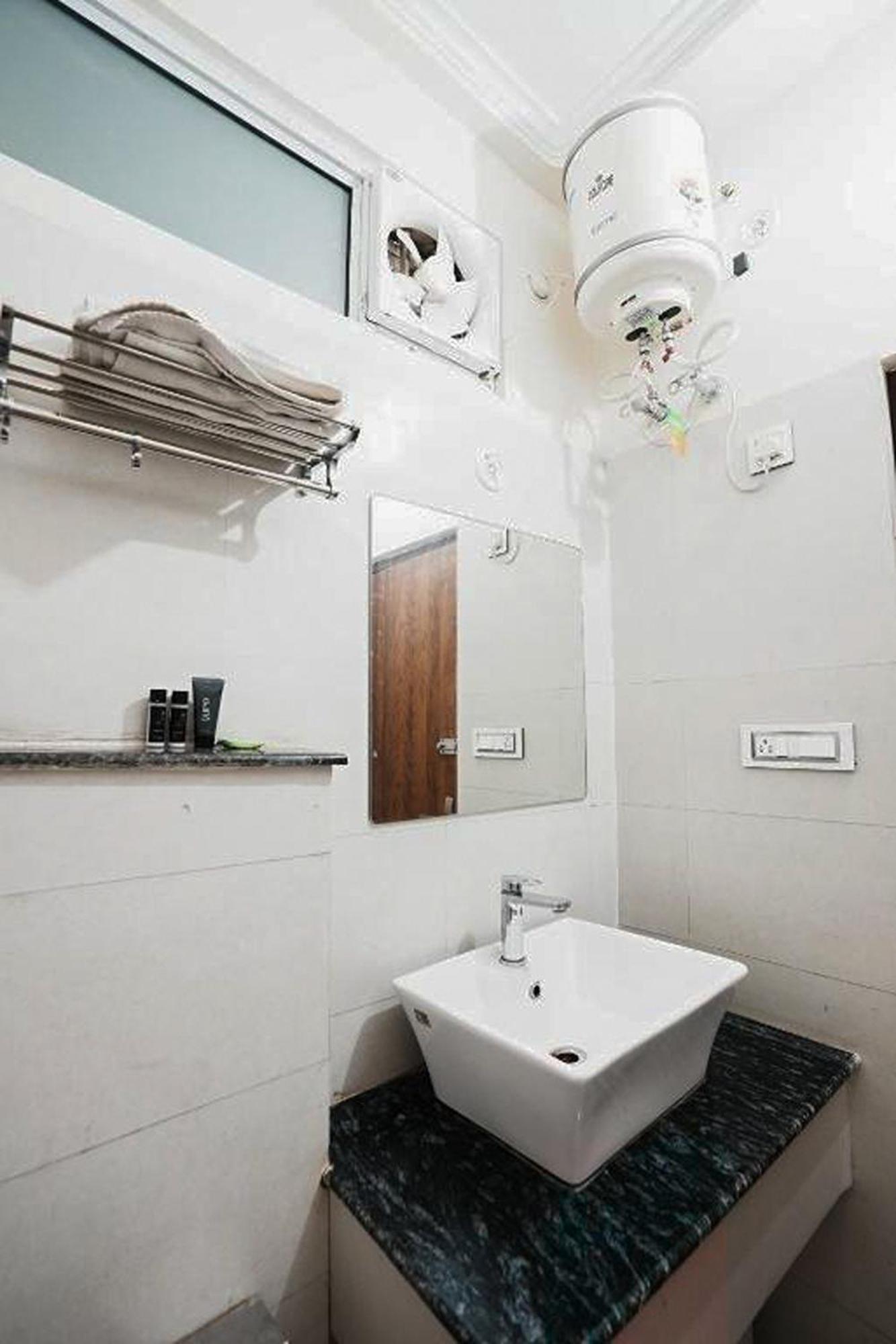 Hotel The 7 Seas Rishīkesh Extérieur photo