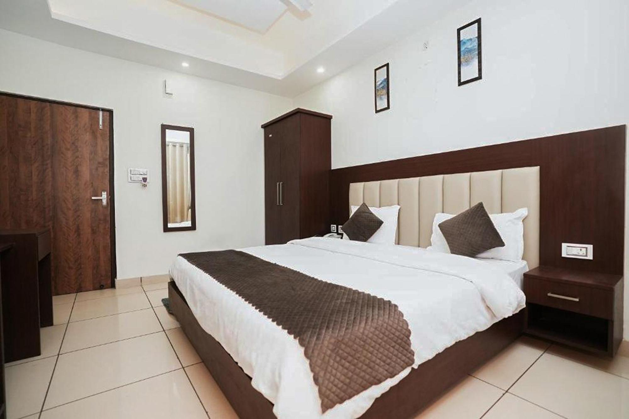 Hotel The 7 Seas Rishīkesh Extérieur photo
