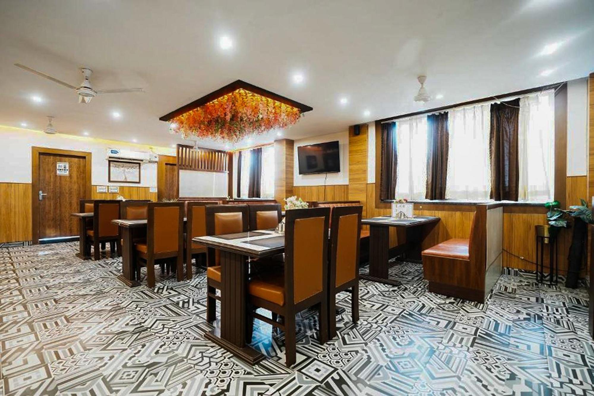 Hotel The 7 Seas Rishīkesh Extérieur photo
